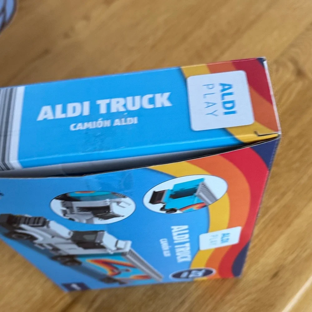 iPlay Aldi Grocery Store Tractor Trailer Semi Truck Building Block Set *open box